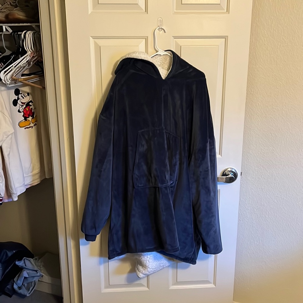 Big comfy! Wearable blanket! New quality! Great for the cold weather!